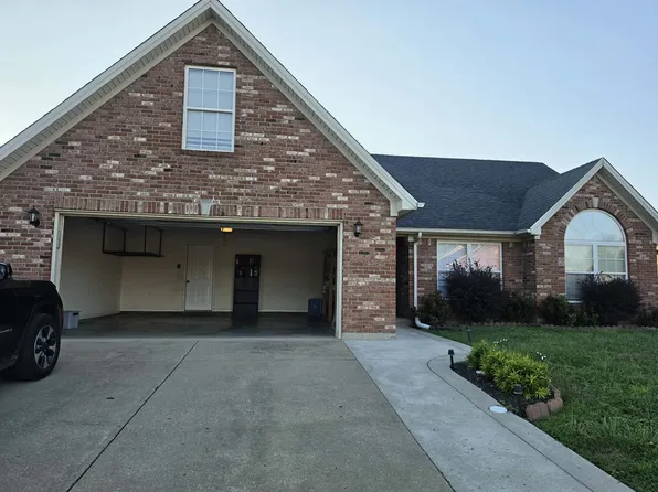 5902 Pine View Ct, Jeffersonville, IN 47130