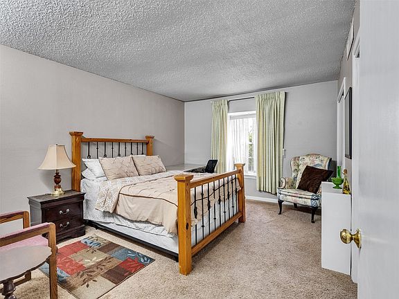 3rd image of 2601 Bellefontaine St #2601B317