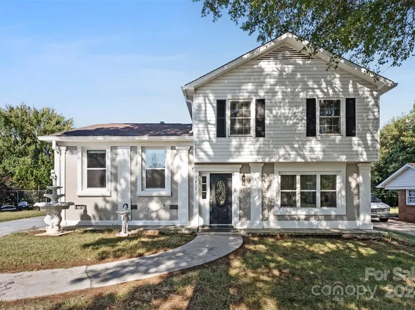 7412 Cormwell Ln, Charlotte, NC 28217