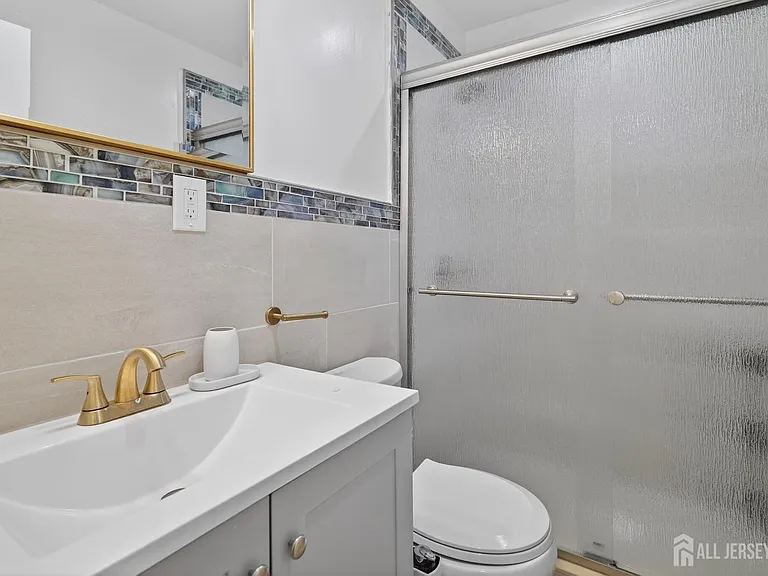 22 Lake Ave #5A — Photo 8