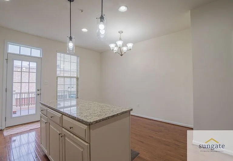 1724 Lantern Mews — Photo 16
