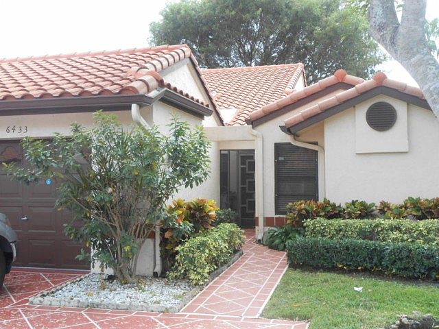 1st image of 6425 Royal Manor Cir