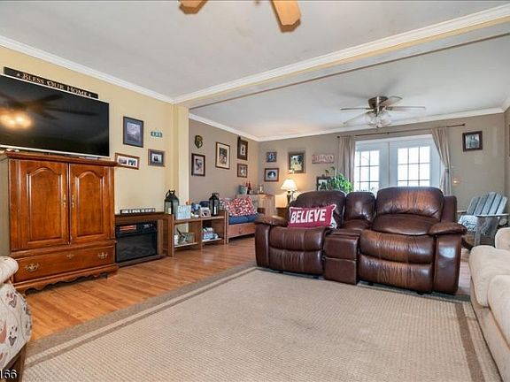 2nd image of 47 Lakeview Dr