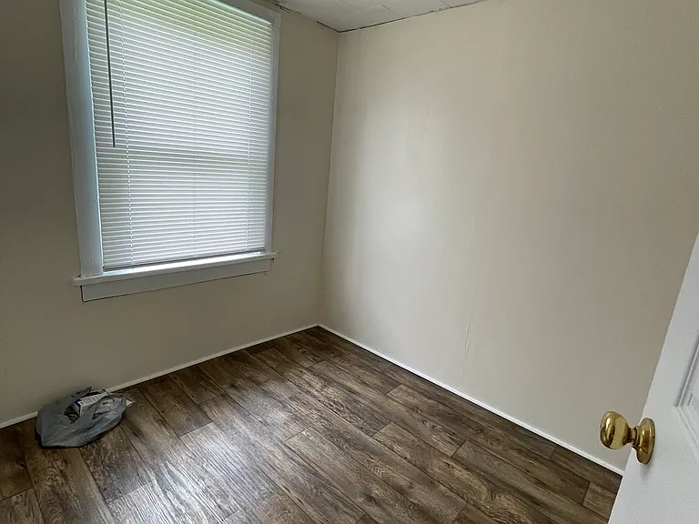 319 Washington St — Photo 7