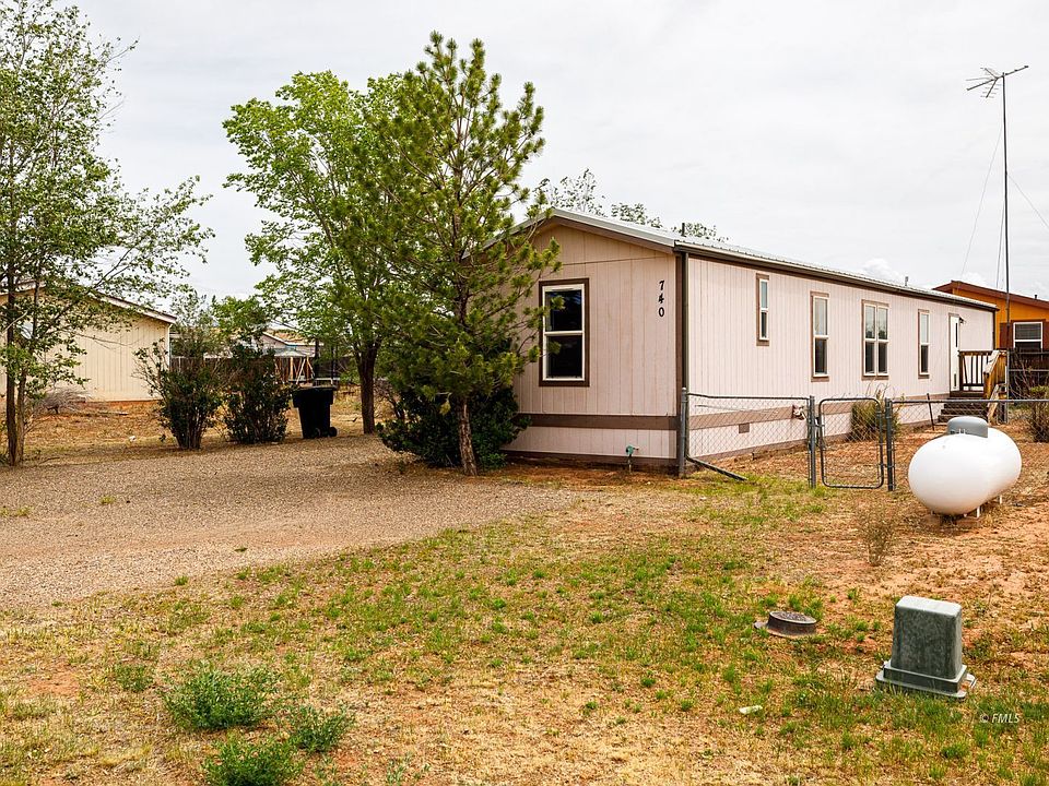 1st image of 740 Riddle Dr