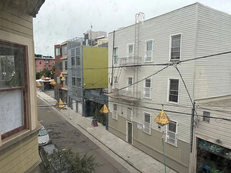 329 Linden St — Photo 5