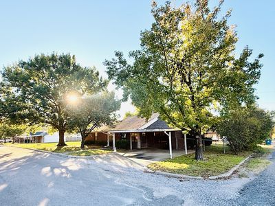 300 Denton Ct, Collinsville, TX, 76233