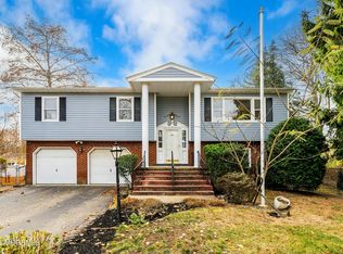 1107 Manito Rd, Wall Township, NJ 08736