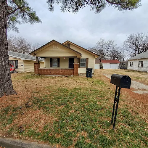 632 W Dewey St Photo 1