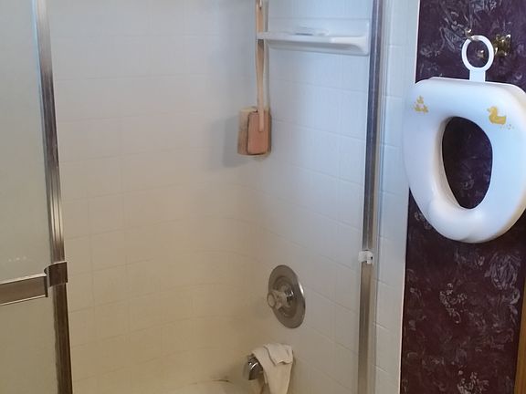 5th image of 476 Indianwood Blvd