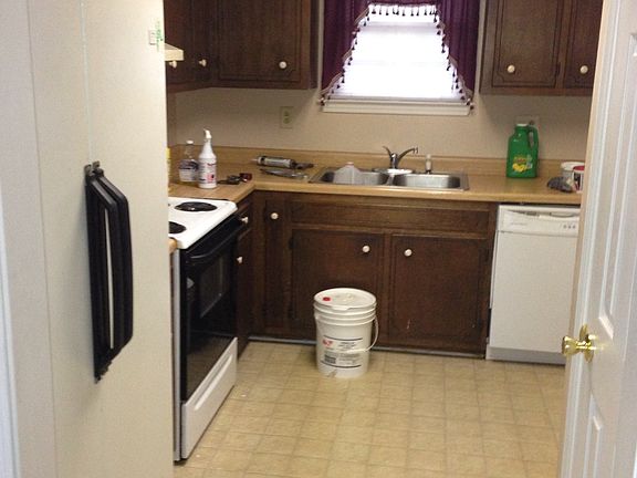 Garbage disposal & Pantry!