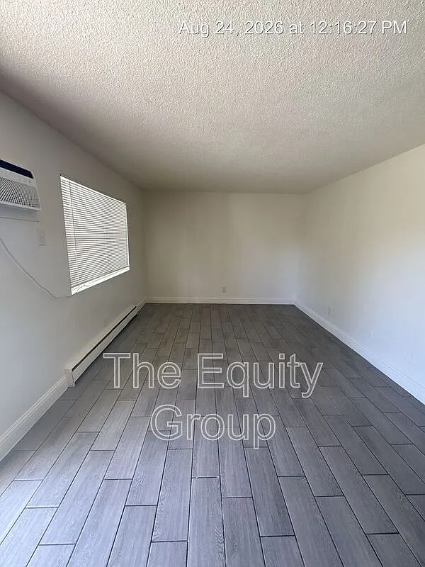2 bed, 1.0 bath, $1,250 — Photo 2