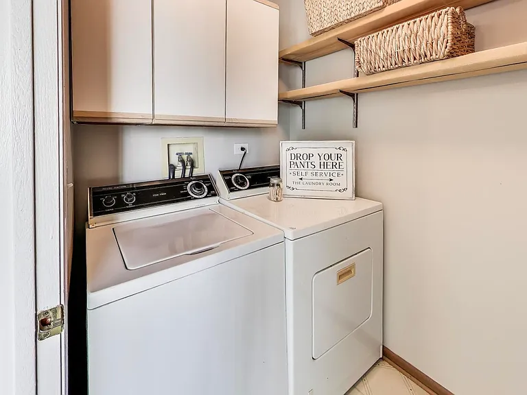 985 Manchester Cir #985 — Photo 11