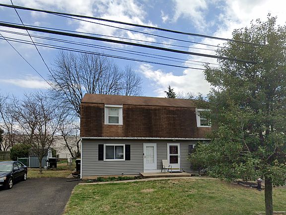 225 Summer Ave Front View from Unit A's driveway