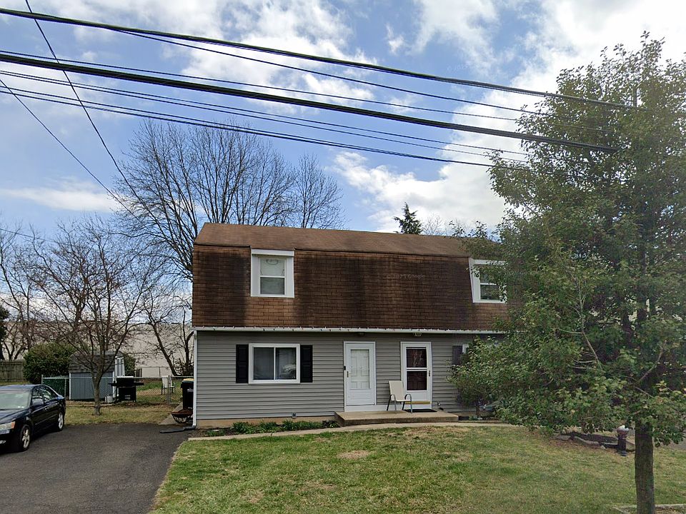 225 Summer Ave Front View from Unit A's driveway