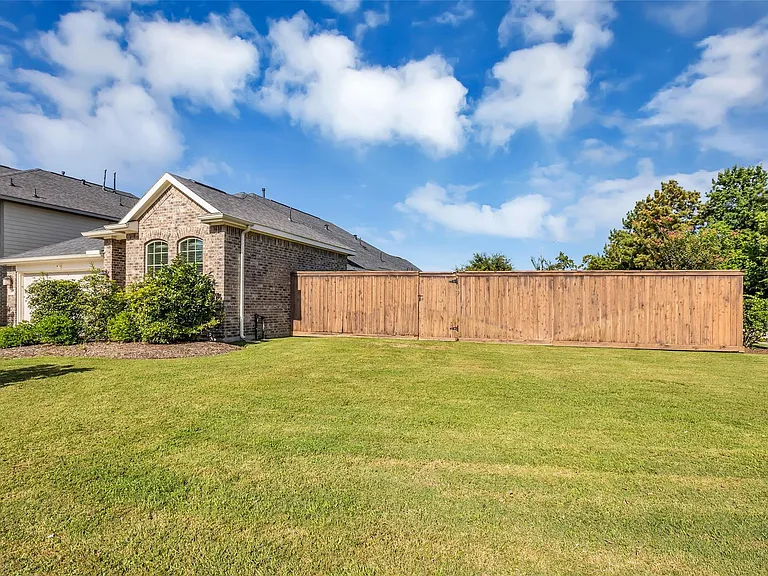 16838 Ellicott Rock Dr — Photo 3