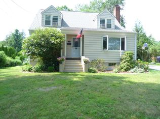 768 Jennings Rd, Fairfield, CT 06824