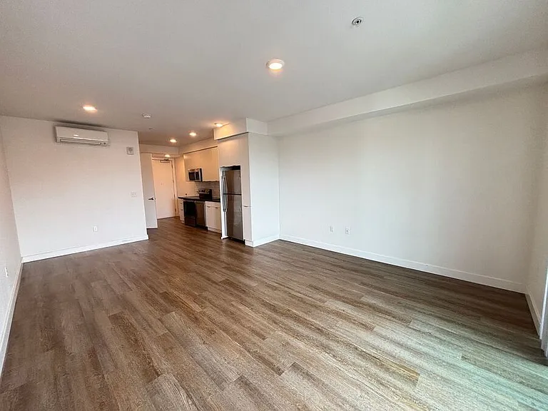 4045 Broadway — Photo 30