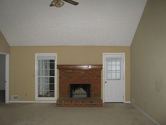3rd image of 2200 Lakeway Dr