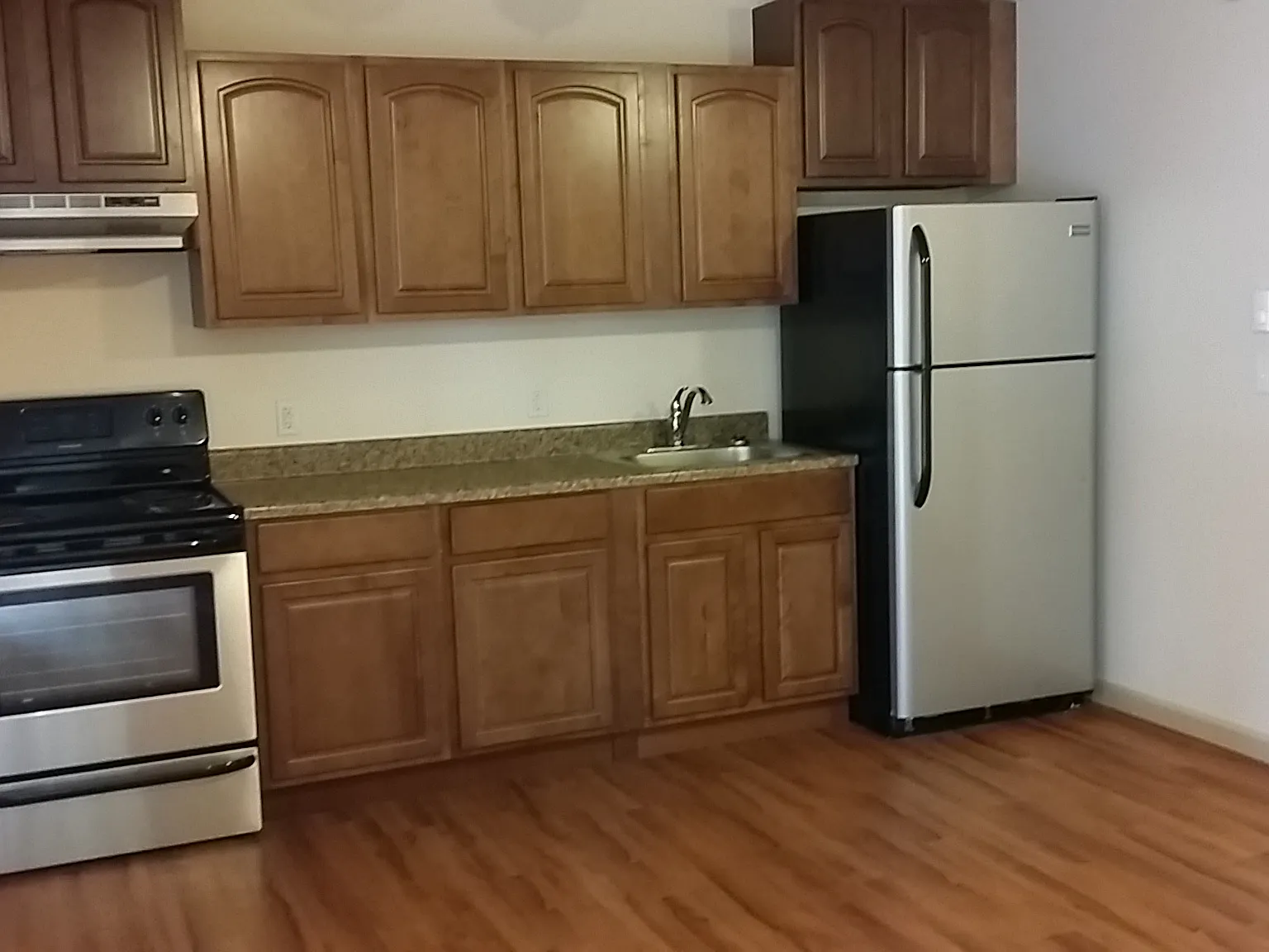 2 bed, 820 sqft, $995 — Photo 3
