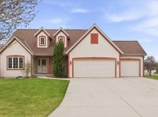 1730 Cinnabar Way, Green Bay, WI 54311