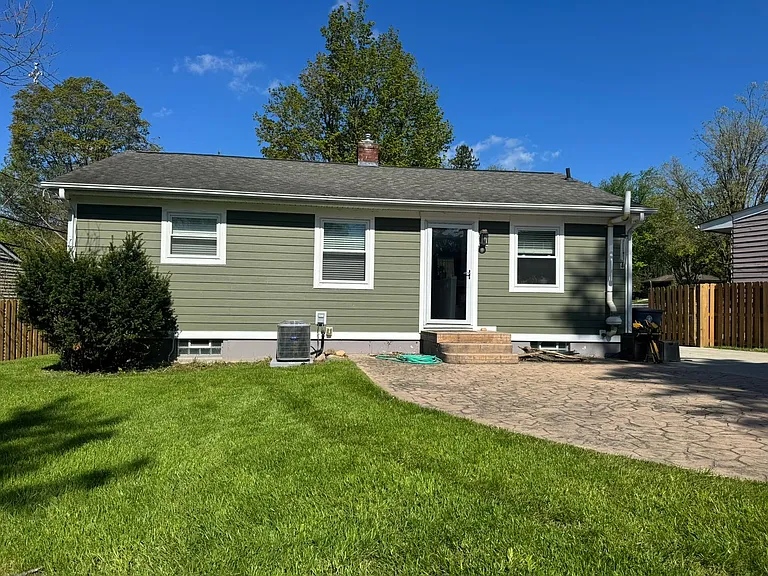714 Pomona Rd — Photo 3