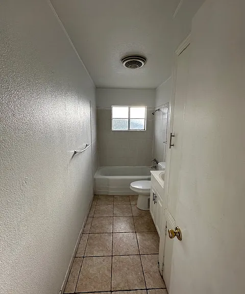7405 Edgemere Blvd — Photo 10