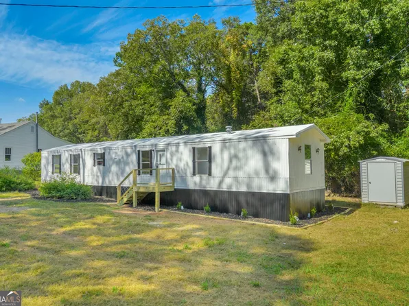 361 Price St, Statham, GA 30666