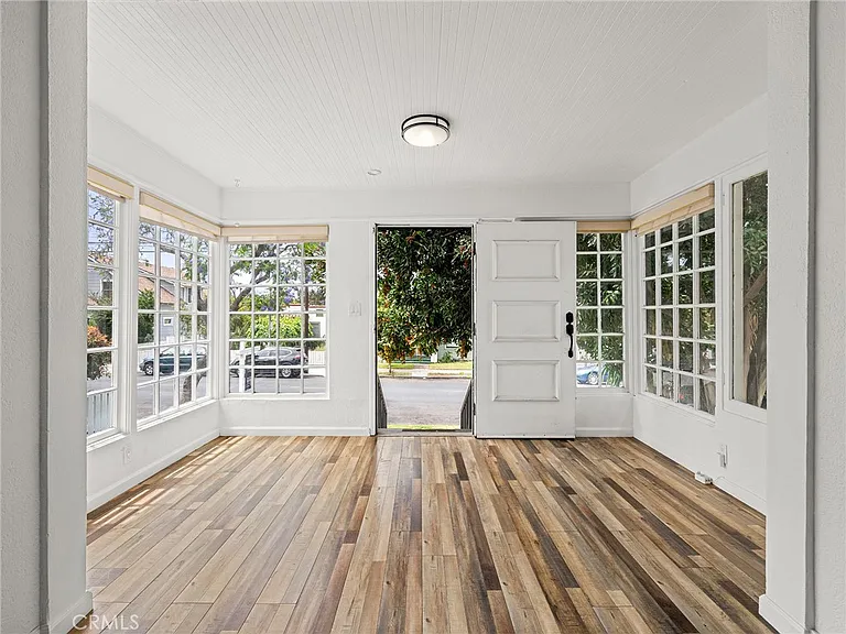 757 N Loma Vista Dr — Photo 3