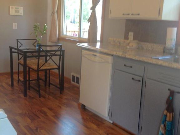 4th image of 605 6th Ave S