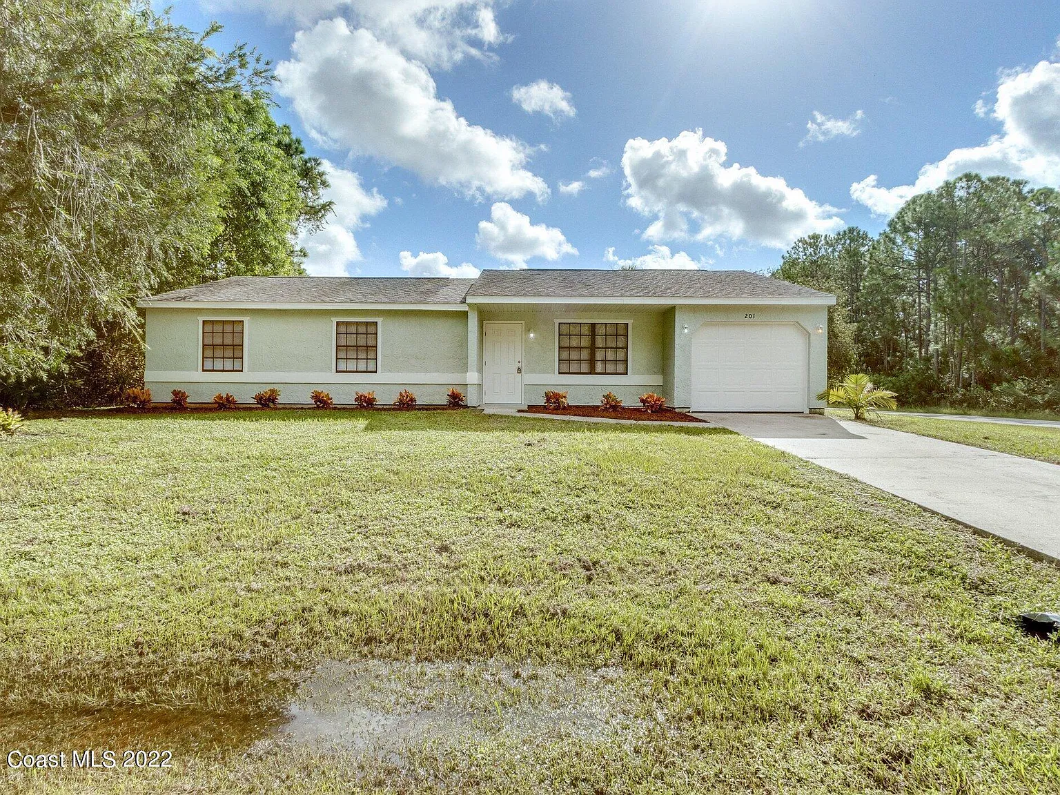 3 bed, 2.0 bath, 1314 sqft, $1,850 — Photo 1