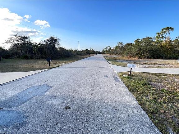 2nd image of 411 Nichele Blvd