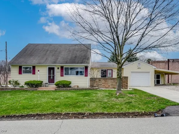 2975 Charles St, Cuyahoga Falls, OH 44221