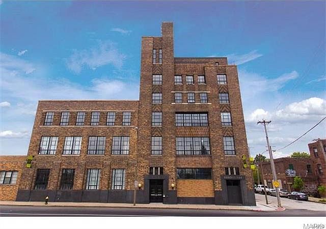 1st image of 1720-1724 Chouteau Ave #302