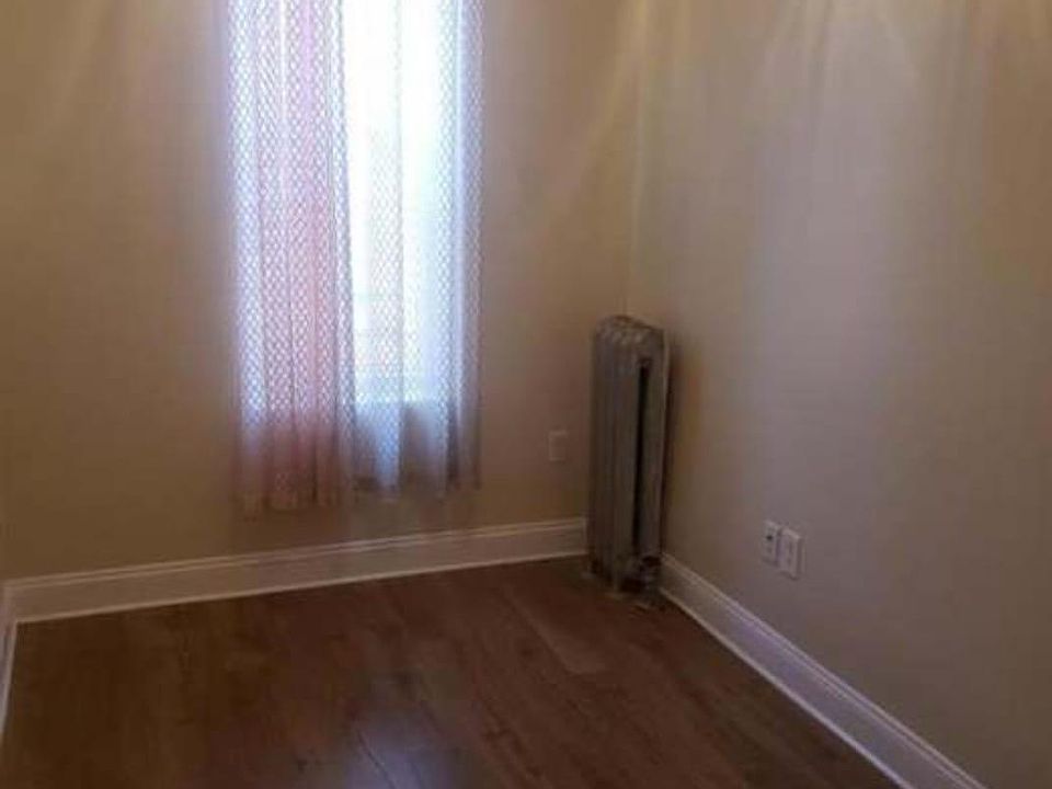 1st image of 926 E 223rd St Floor 2