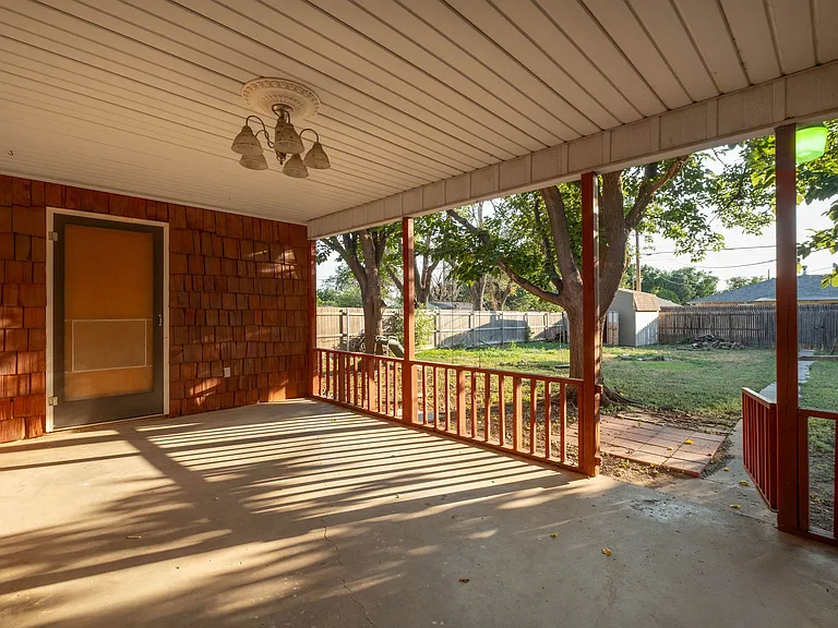 2050 Bowie St — Photo 23