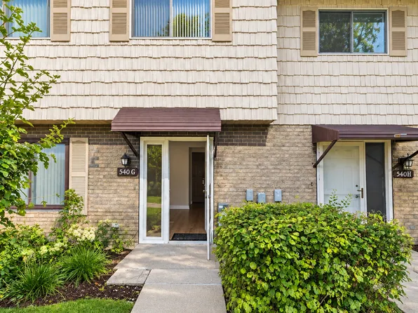 540 W Lodge Trl APT G, Wheeling, IL 60090