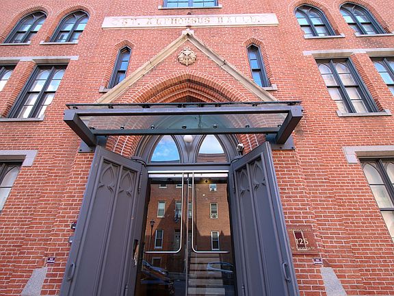 5th image of 125 W Saratoga St APT 206