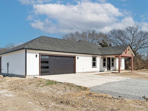 3rd image of 239 E 500th Rd