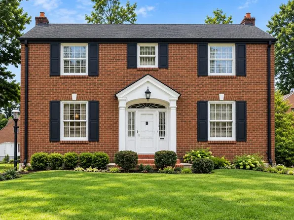 7322 Ravinia Dr, Saint Louis, MO 63121