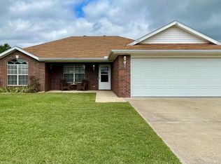 940 Sunflower St, Centerton, AR 72719
