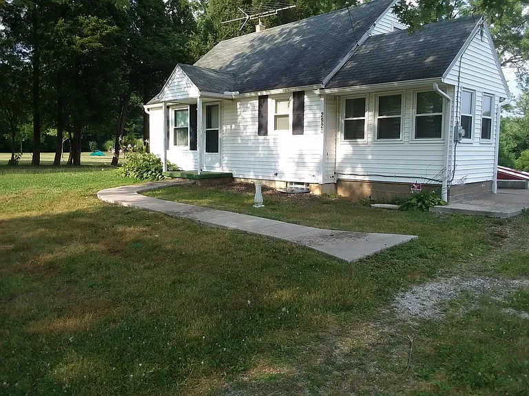 2923 Pickle Rd — Photo 2