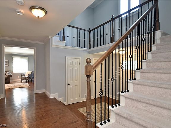 2nd image of 3277 Van Aken Blvd