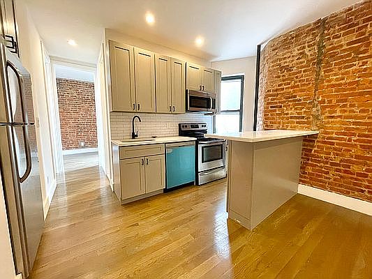 2nd image of 504 W 159th St #5BB