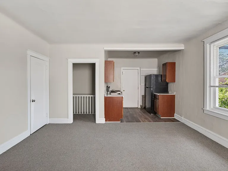 332 W Washington St — Photo 4