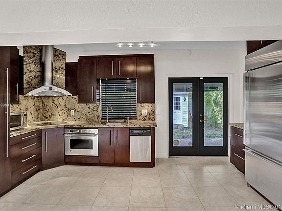 4th image of 11340 Peachtree Dr