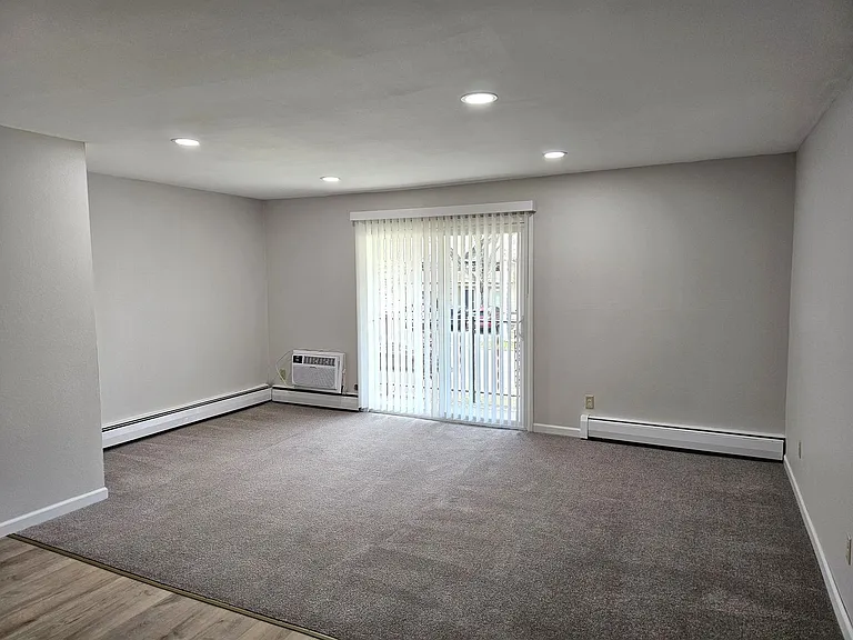 COACHLIGHT VILLAGE APARTMENTS — Photo 2