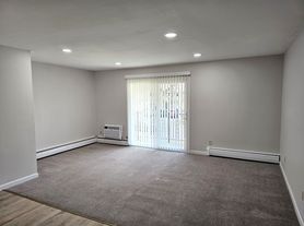 COACHLIGHT VILLAGE APARTMENTS