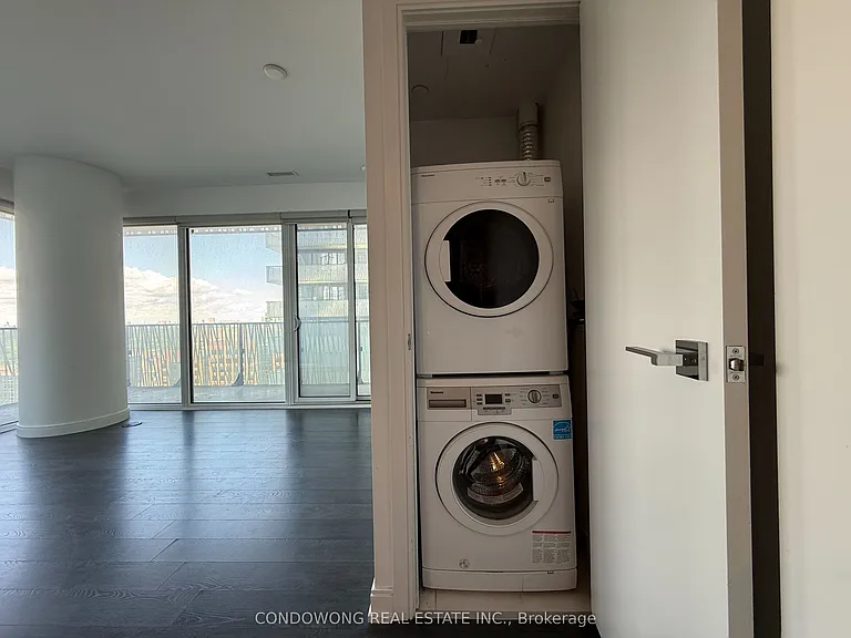 42 Charles St E #2609 — Photo 9