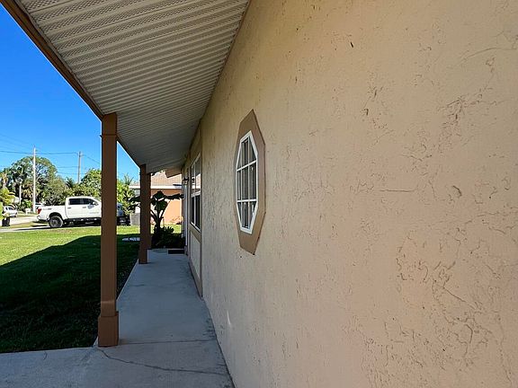 5th image of 496 SW Todd Avenue